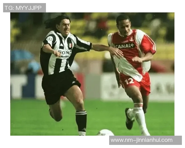 世界足球场上的黑人巨星有哪些他们的传奇故事与成就解析