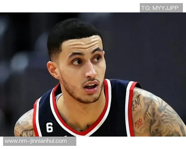 库兹马与足球球星的相似之处：从外貌到球场风格的对比分析