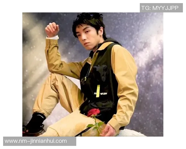 球星穿足球七分裤展现运动时尚风潮 热点球员穿搭引领潮流新风尚