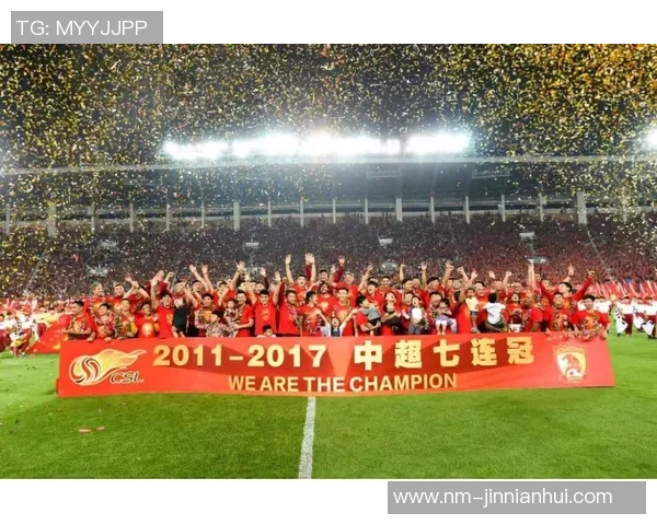 《重温足球经典瞬间 探索传奇球星的辉煌历程与回忆卡收藏价值》 《重温足球经典瞬间 探索传奇球星的辉煌历程与回忆卡收藏价值》